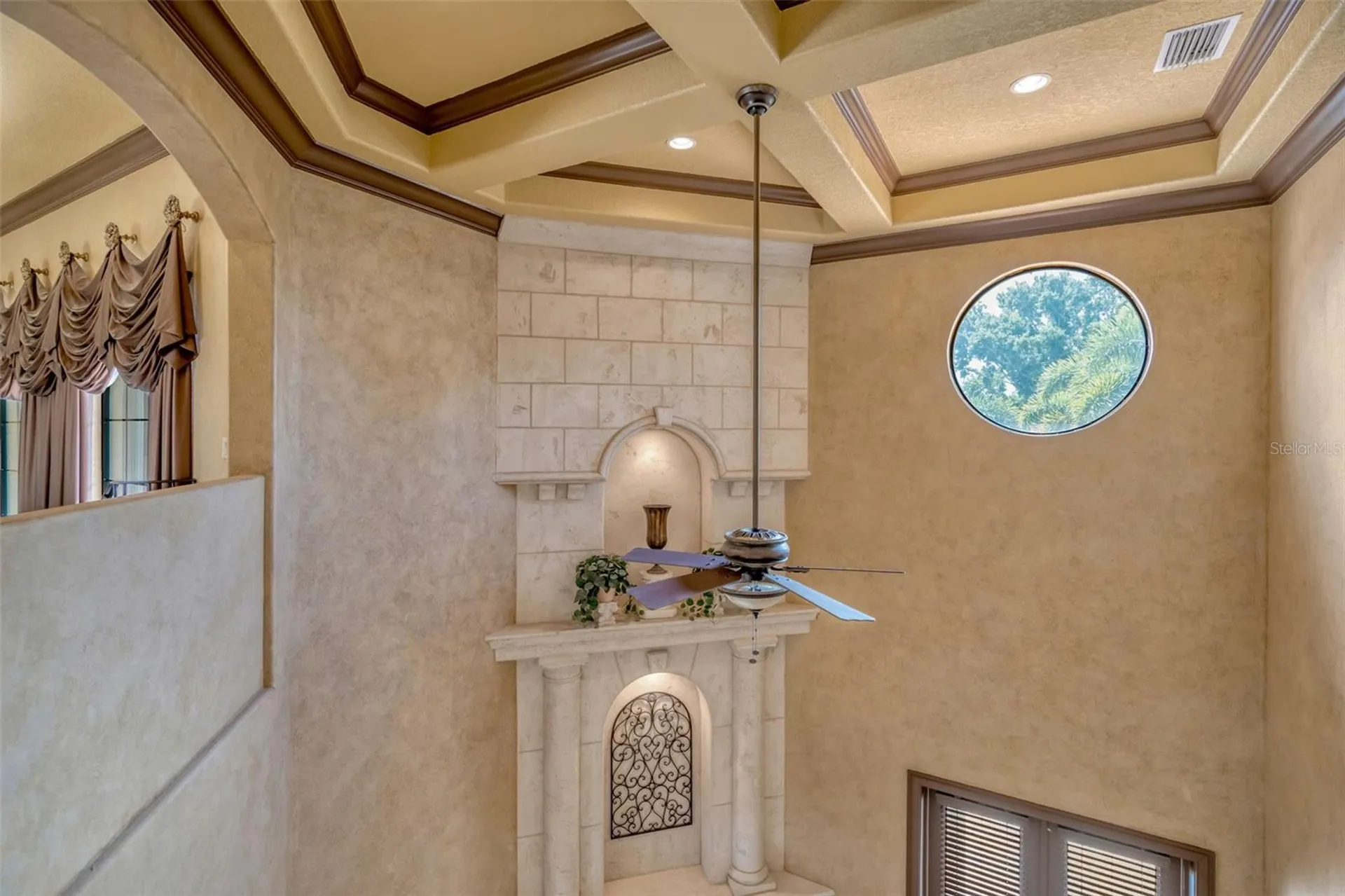 1079 Ashland Avenue Tarpon Springs FL 34689