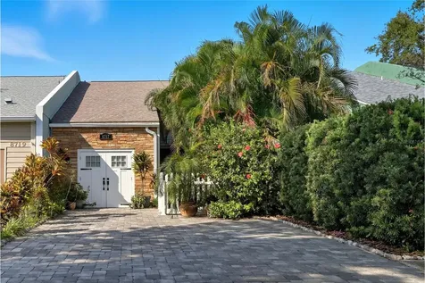 8717 Bay Pointe Drive Tampa FL 33615