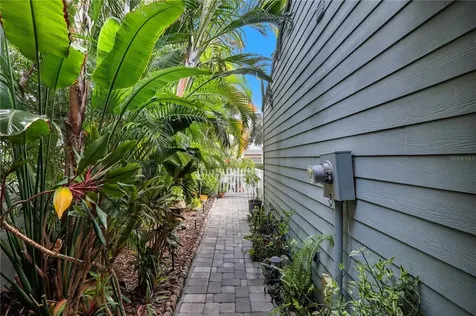 8717 Bay Pointe Drive Tampa FL 33615