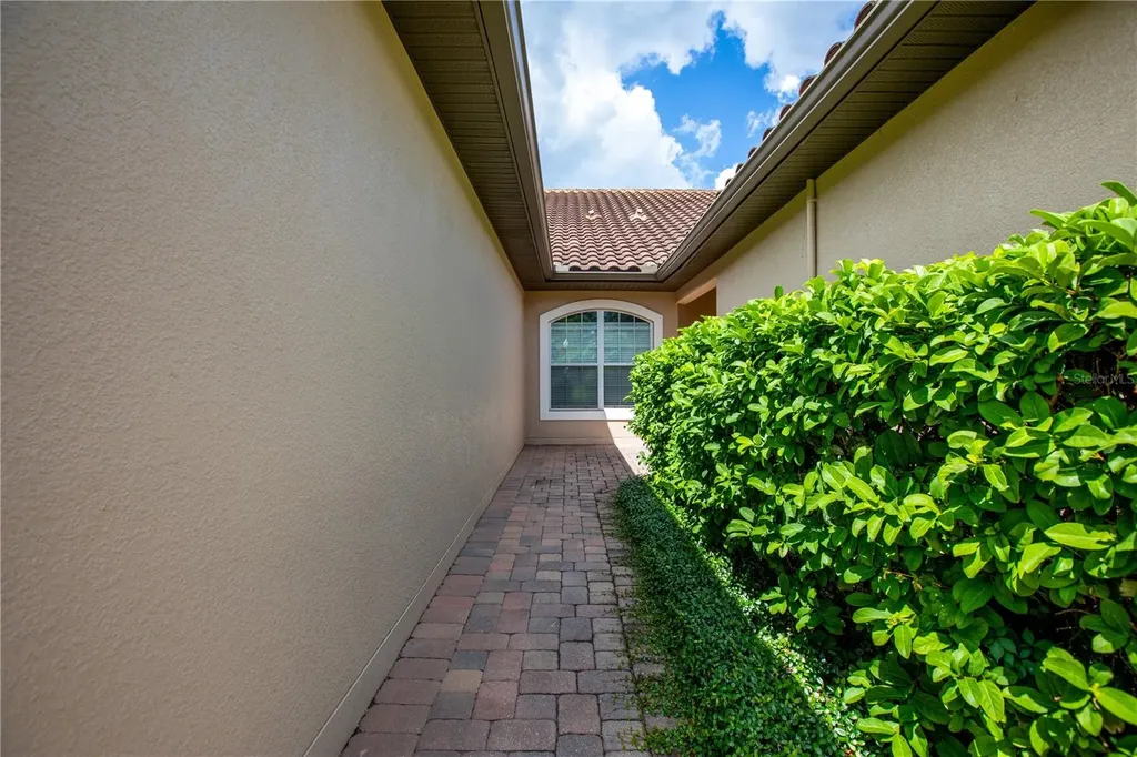 26841 Bella Vista Drive Howey In The Hills FL 34737