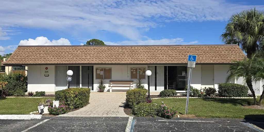 10 Quails Run Boulevard Englewood FL 34223