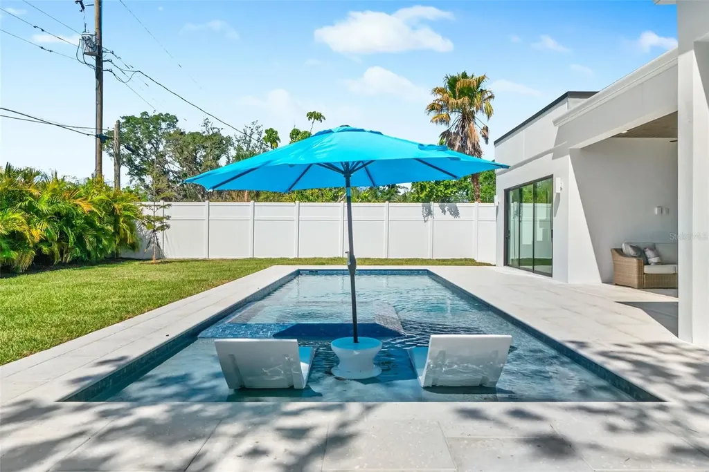 2226 Grove Street Sarasota FL 34239