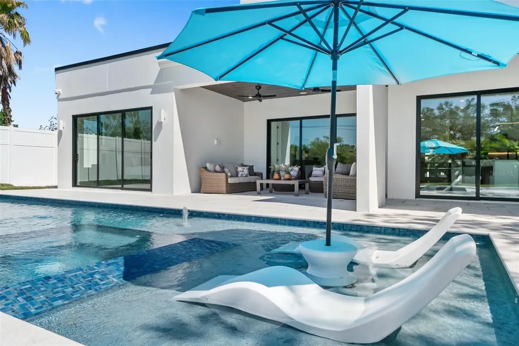 2226 Grove Street Sarasota FL 34239