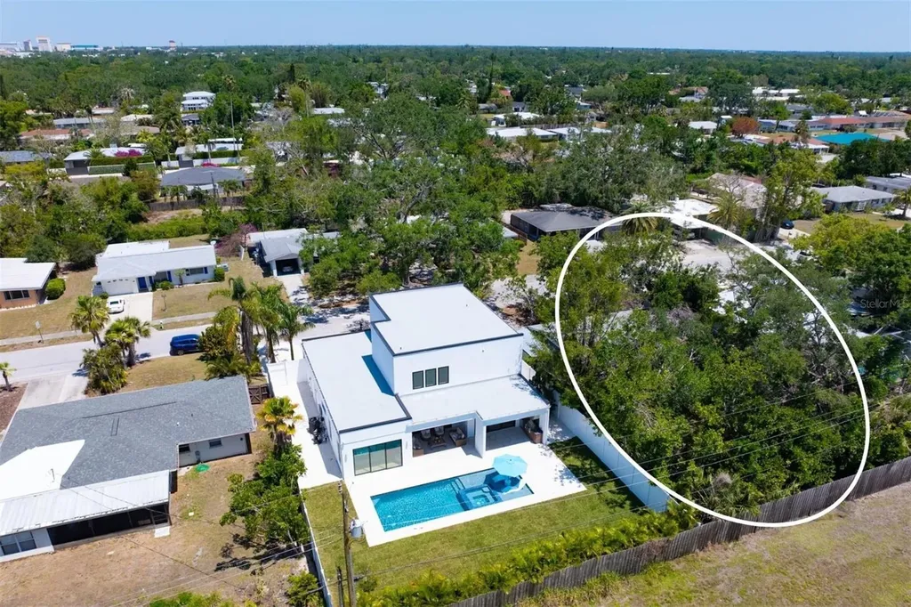 2226 Grove Street Sarasota FL 34239