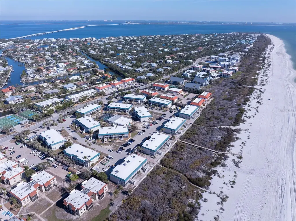 827 E Gulf Drive Sanibel FL 33957