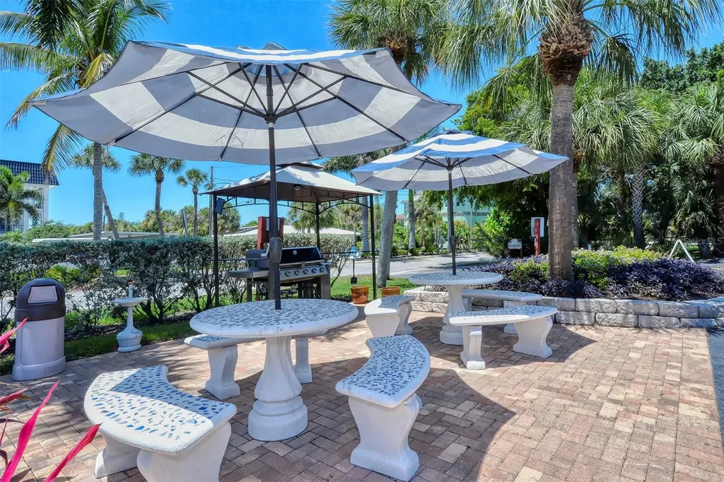 925 Beach Road Siesta Key FL 34242