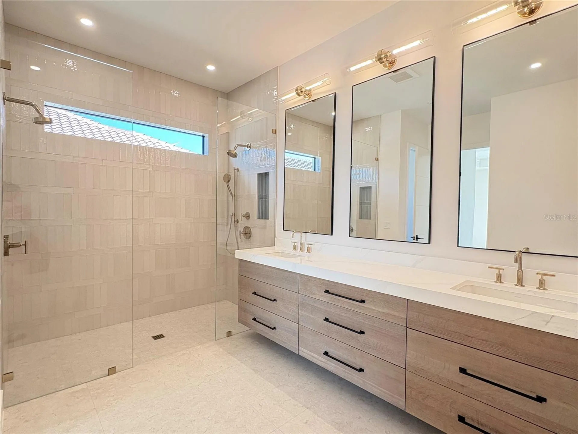 276 Island Circle Sarasota FL 34242