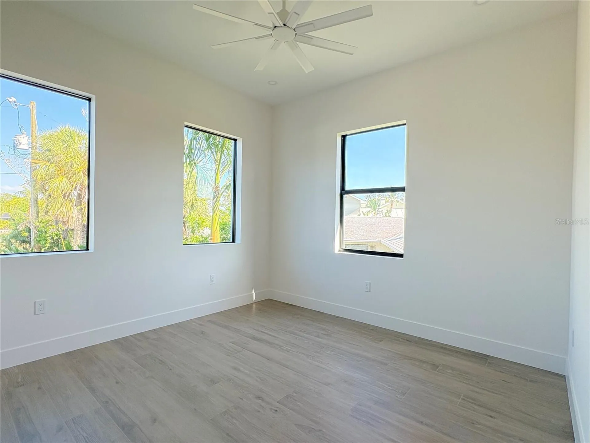 276 Island Circle Sarasota FL 34242