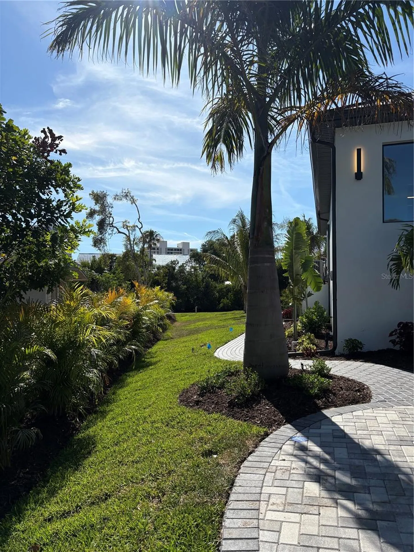 276 Island Circle Sarasota FL 34242