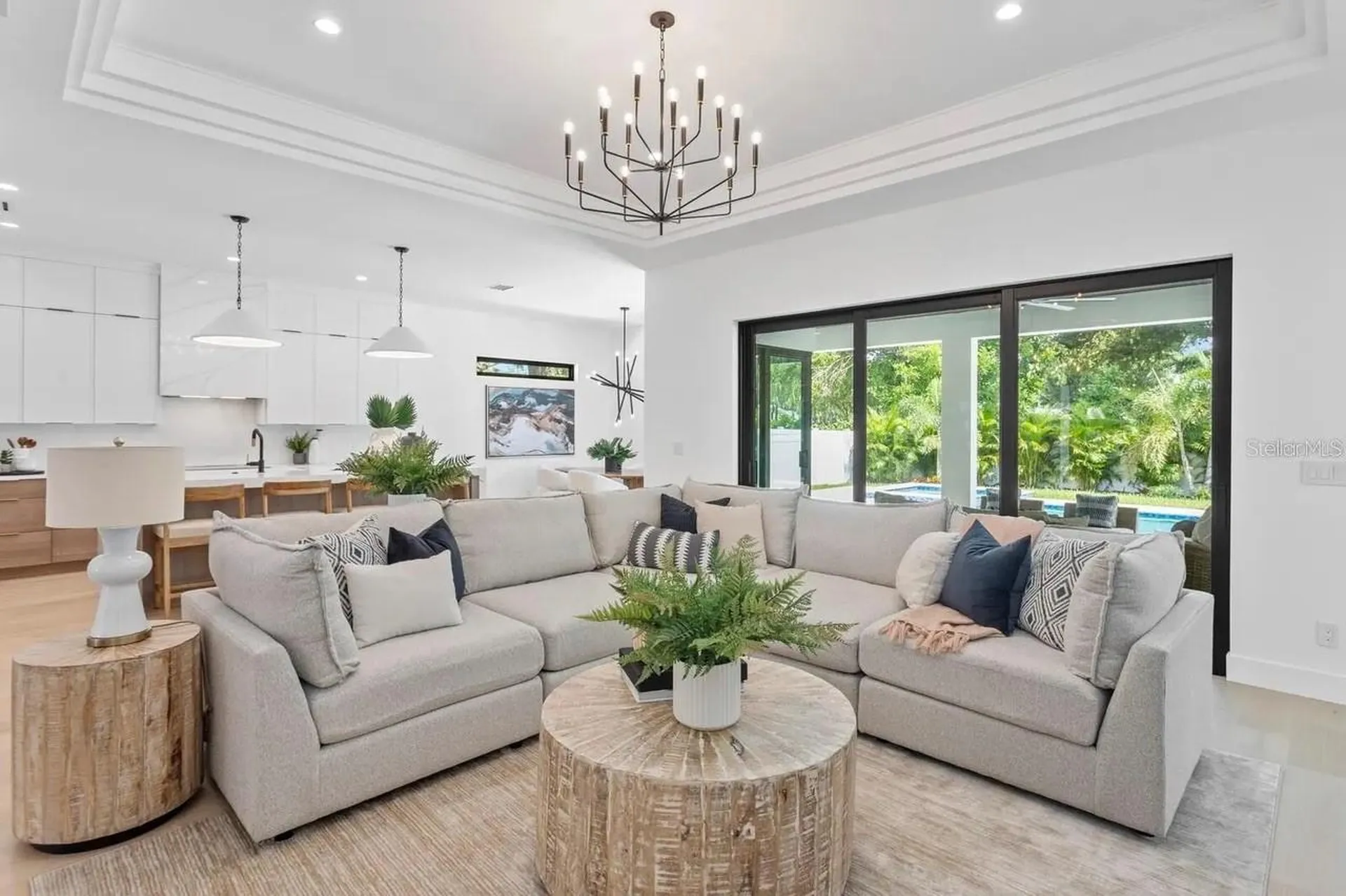 276 Island Circle Sarasota FL 34242