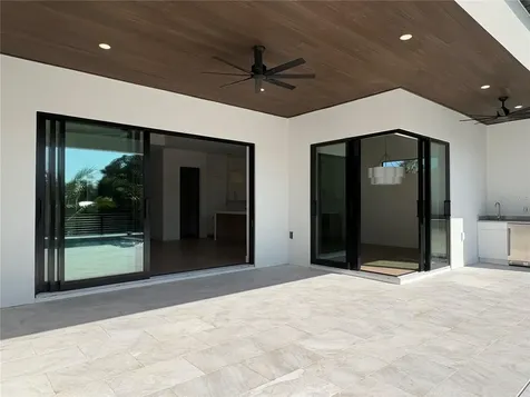 276 Island Circle Sarasota FL 34242