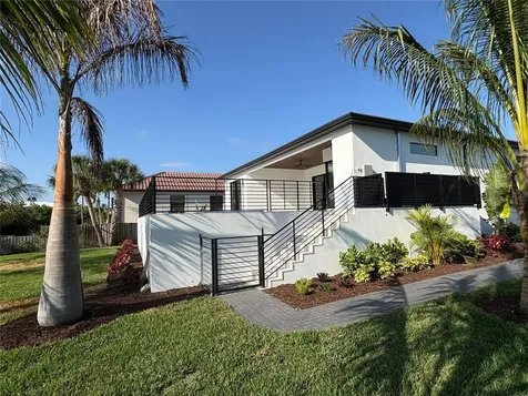 276 Island Circle Sarasota FL 34242
