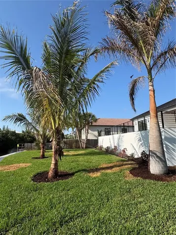 276 Island Circle Sarasota FL 34242