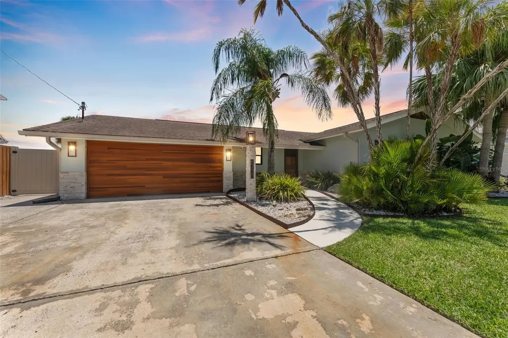 8720 Hickorywood Lane Tampa FL 33615