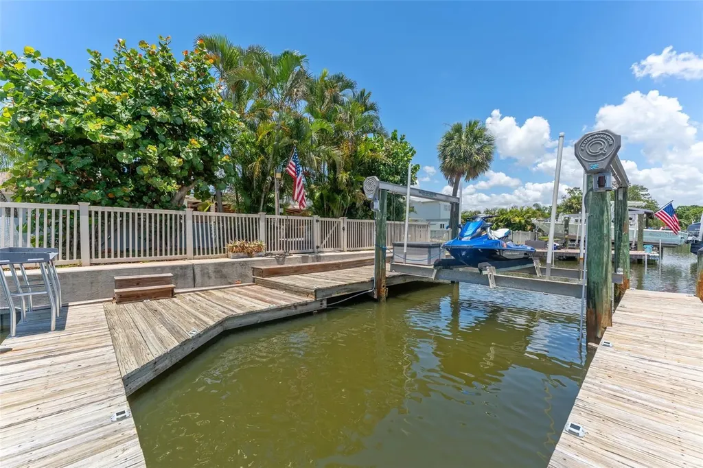 8720 Hickorywood Lane Tampa FL 33615
