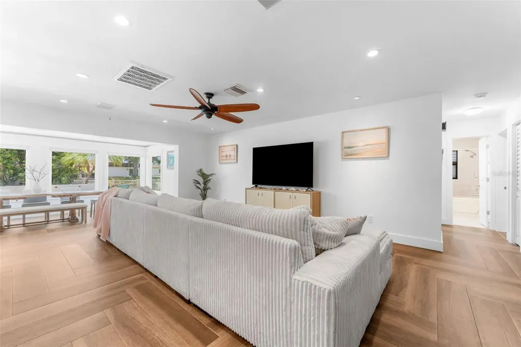 8720 Hickorywood Lane Tampa FL 33615