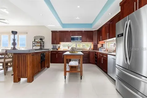1 Shell Castle Club Humacao PR 00791