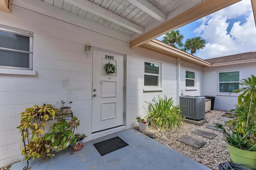 2905 51st Avenue W Bradenton FL 34207