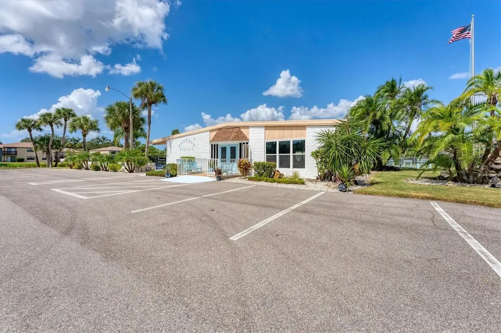 2905 51st Avenue W Bradenton FL 34207