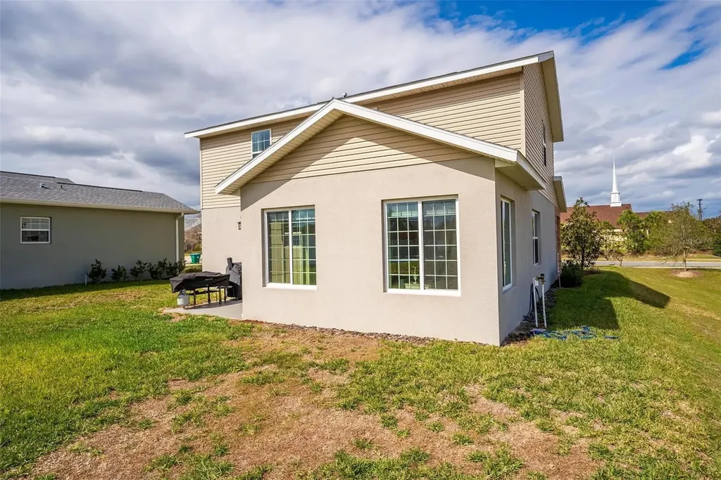 5039 NE 125th Loop Oxford FL 34484