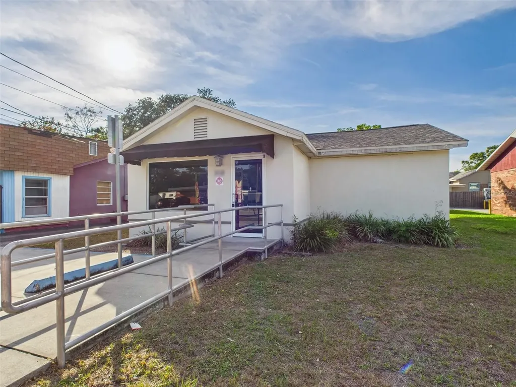 318 S 1st Street Lake Wales FL 33853