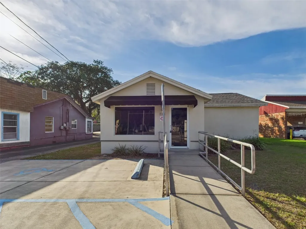 318 S 1st Street Lake Wales FL 33853