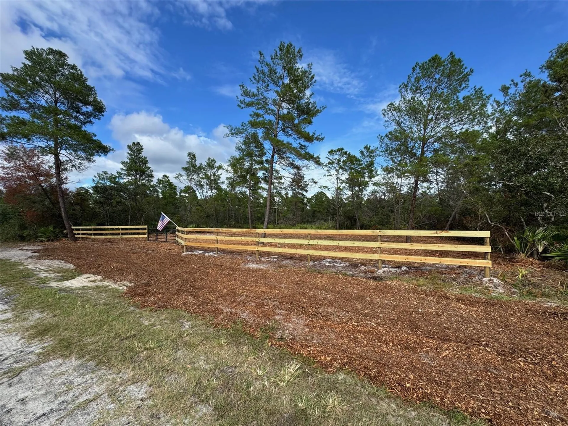 Kentucky Street Paisley FL 32767