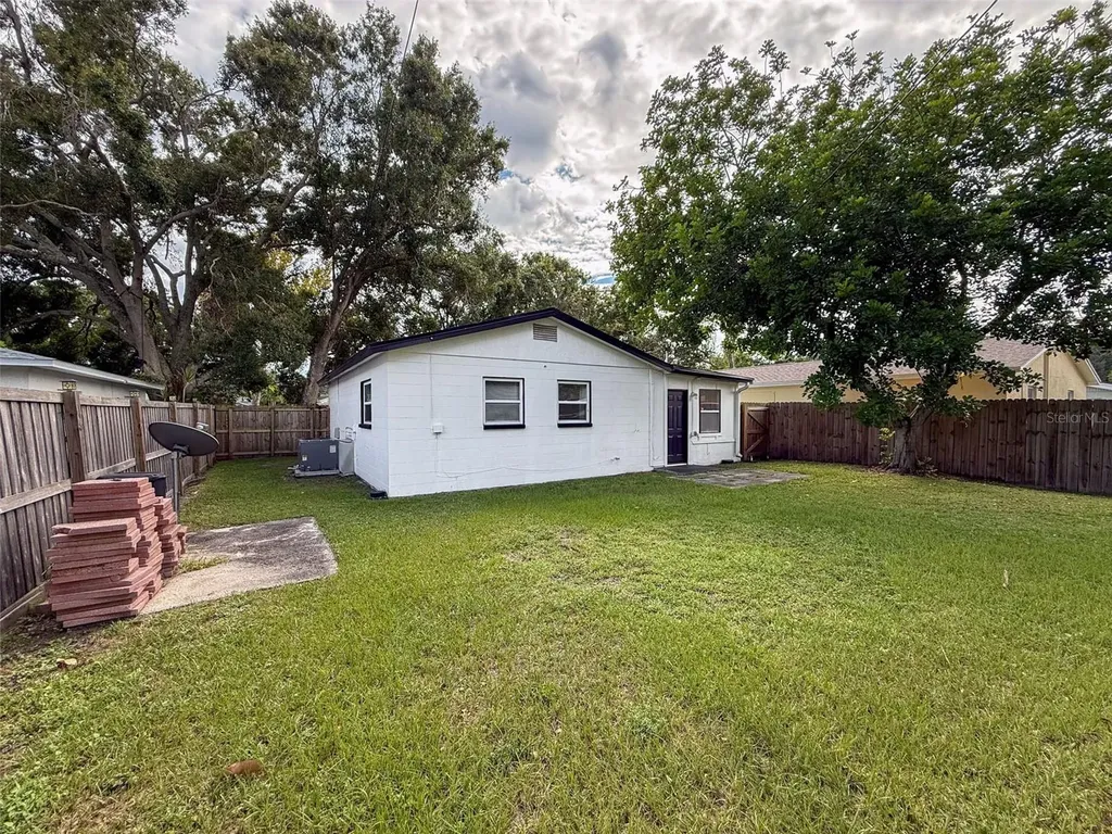 1121 49th Avenue N St Petersburg FL 33703