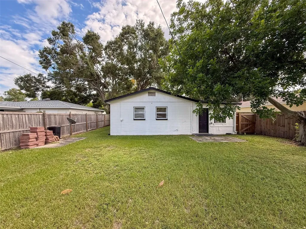 1121 49th Avenue N St Petersburg FL 33703