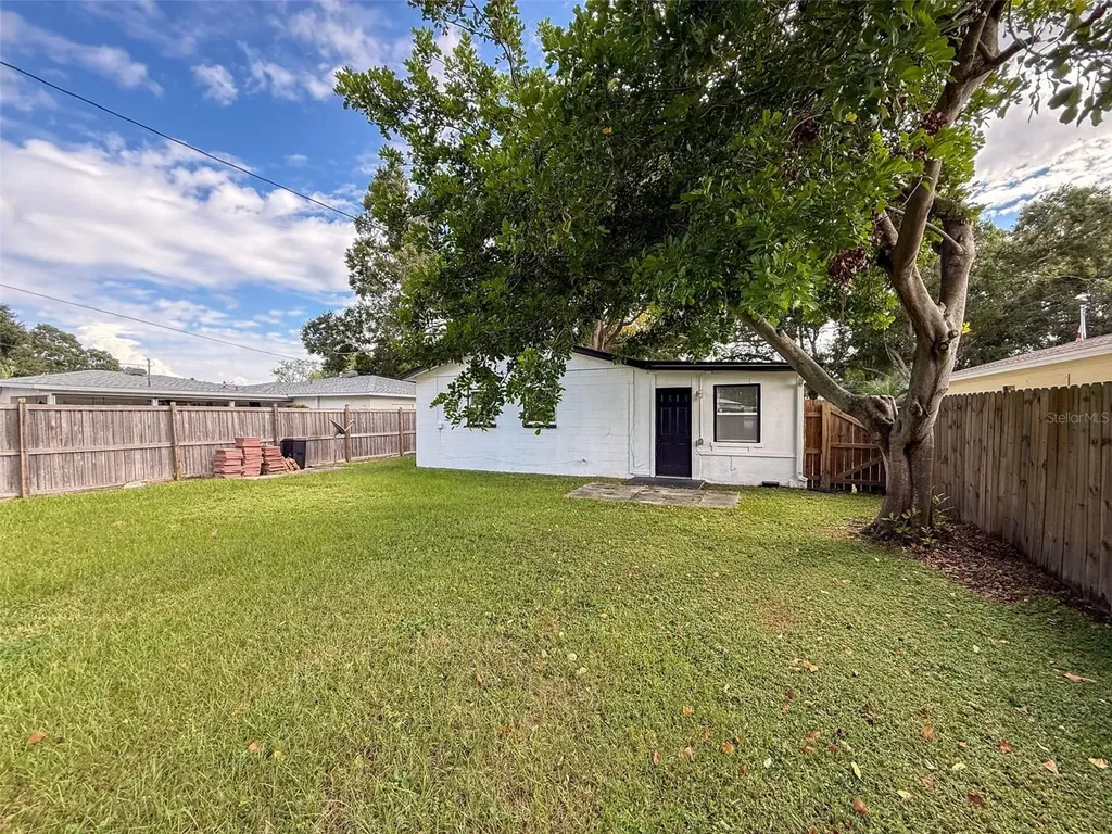 1121 49th Avenue N St Petersburg FL 33703