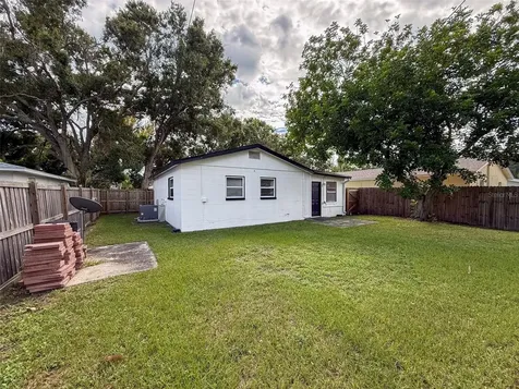 1121 49th Avenue N St Petersburg FL 33703