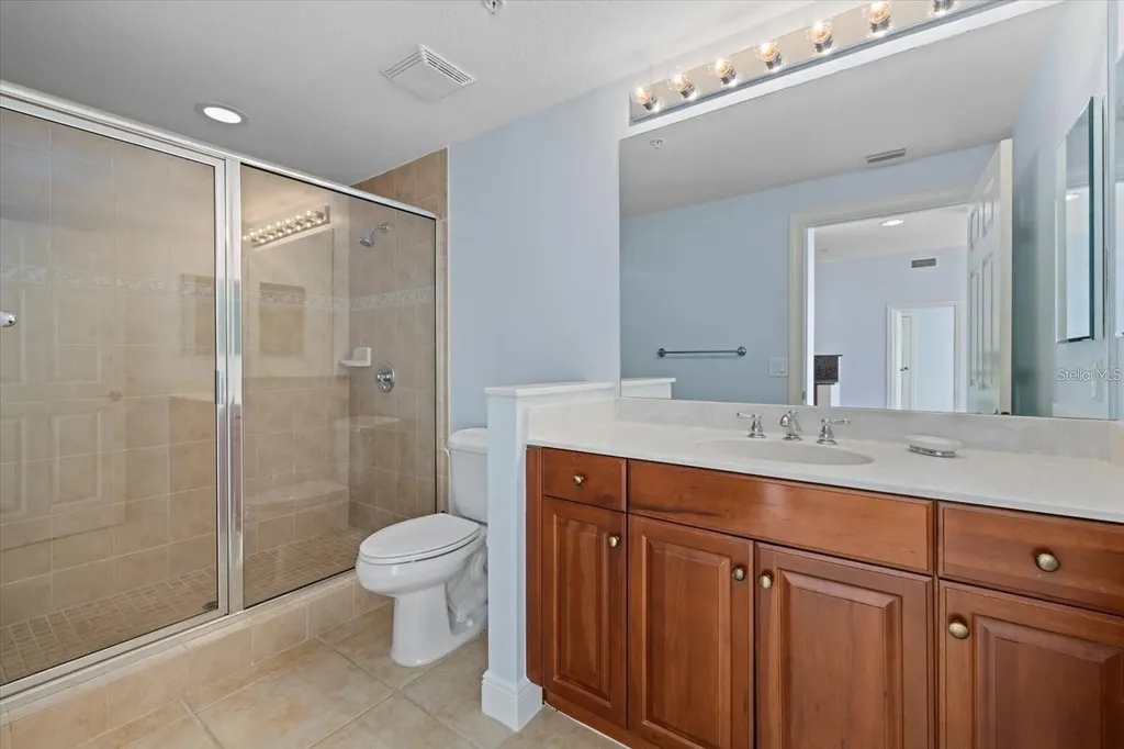 800 N Tamiami Trail Sarasota FL 34236
