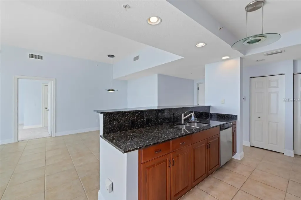 800 N Tamiami Trail Sarasota FL 34236