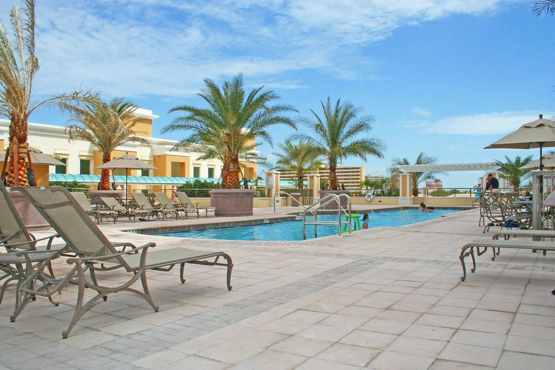800 N Tamiami Trail Sarasota FL 34236