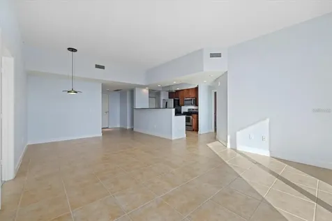 800 N Tamiami Trail Sarasota FL 34236