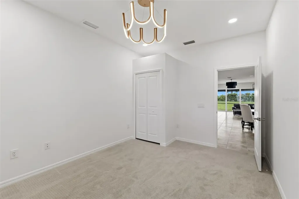 8121 Sternway Road Sarasota FL 34240