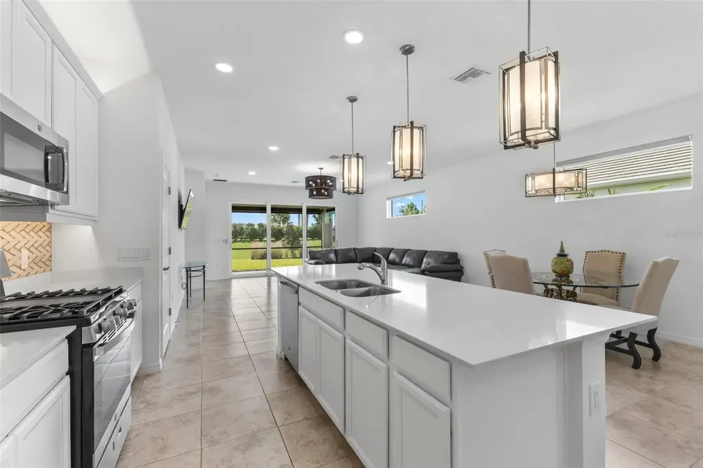 8121 Sternway Road Sarasota FL 34240