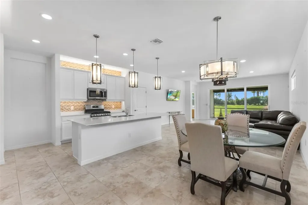8121 Sternway Road Sarasota FL 34240