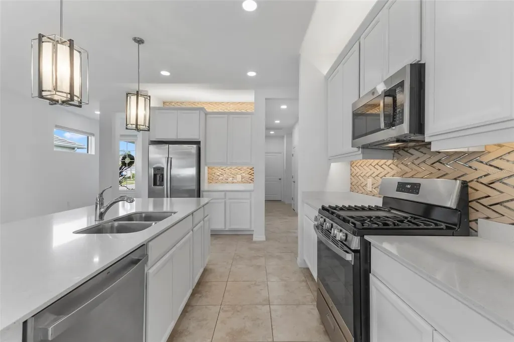 8121 Sternway Road Sarasota FL 34240