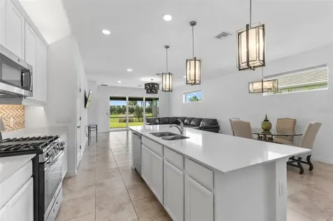 8121 Sternway Road Sarasota FL 34240