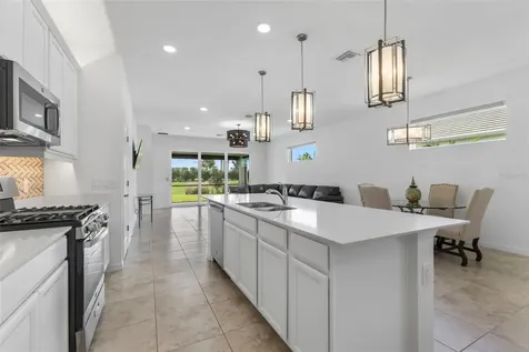 8121 Sternway Road Sarasota FL 34240