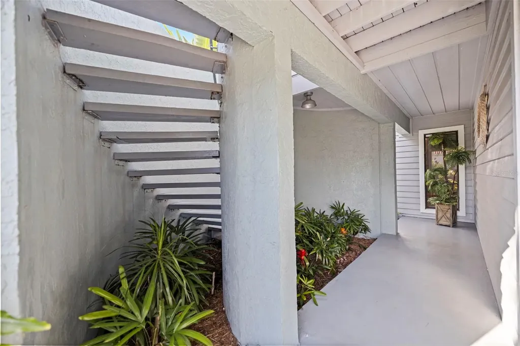 1118 2nd Avenue S Tierra Verde FL 33715