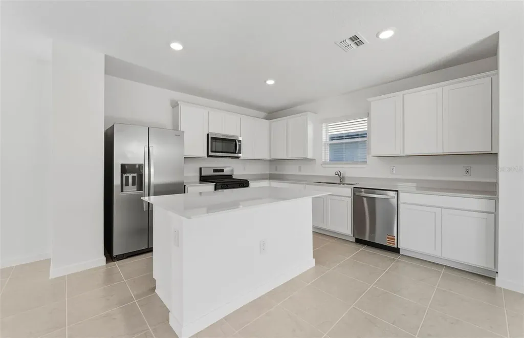 9127 Newmons Place Wildwood FL 34785