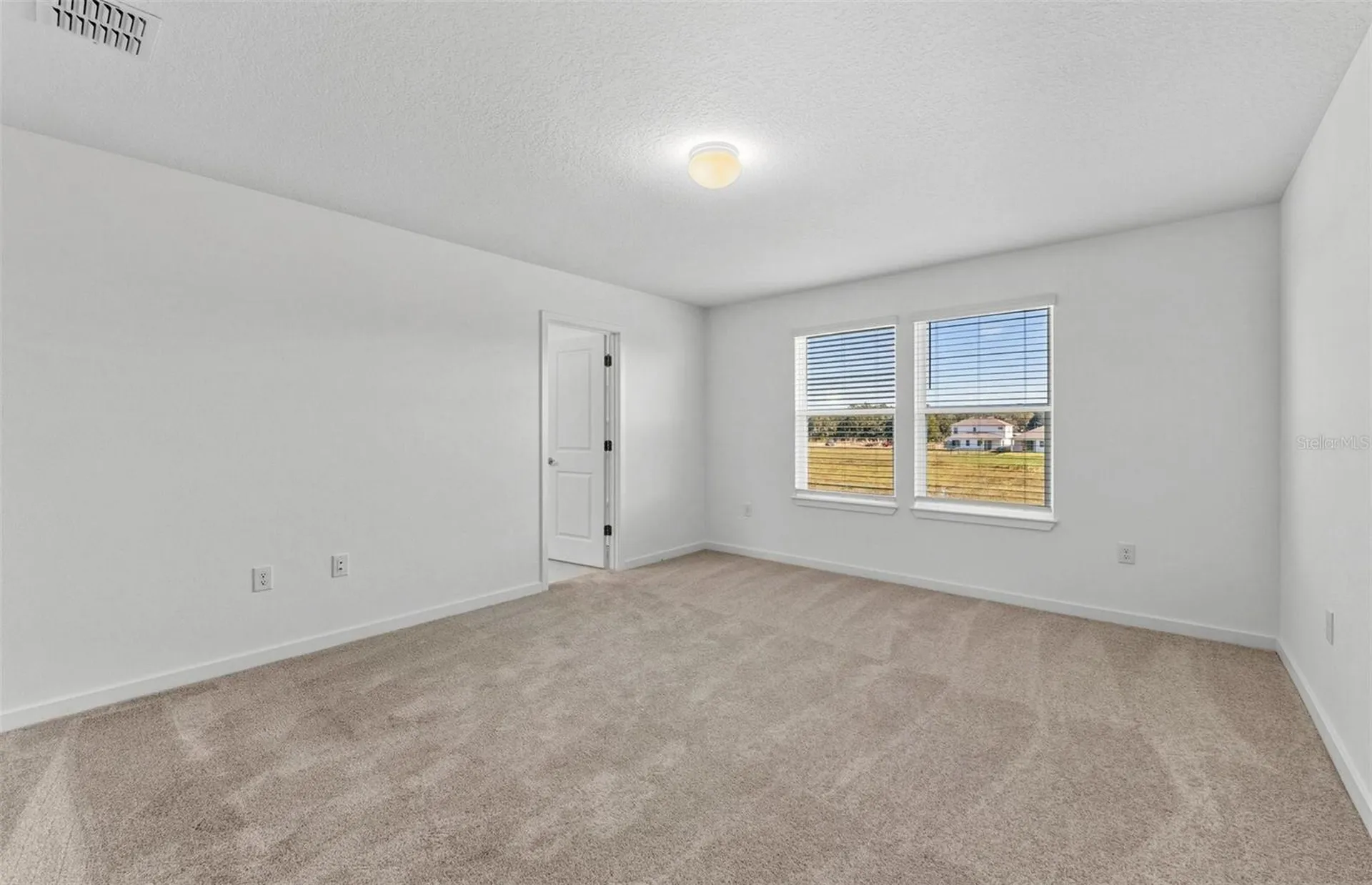 9127 Newmons Place Wildwood FL 34785