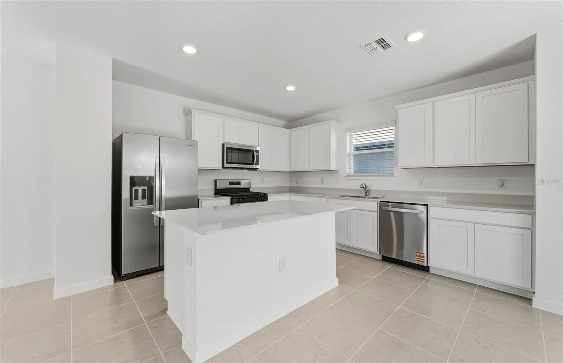 9127 Newmons Place Wildwood FL 34785