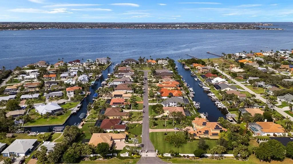 15211 Intracoastal Court Fort Myers FL 33908