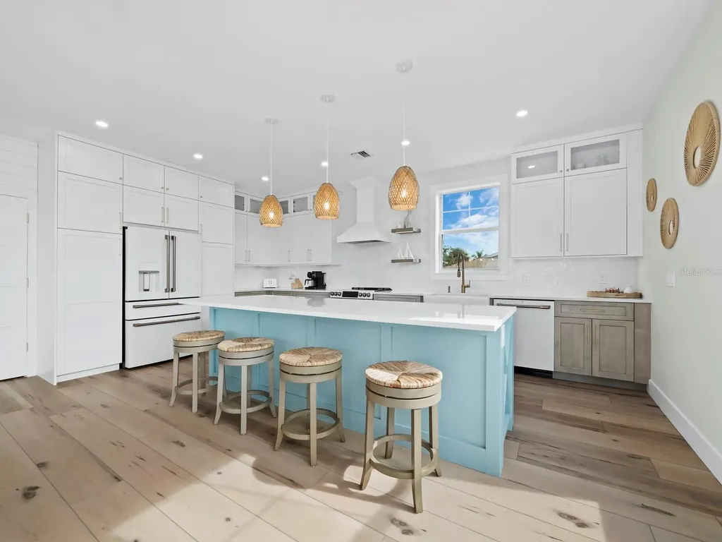 630 Companion Way Longboat Key FL 34228