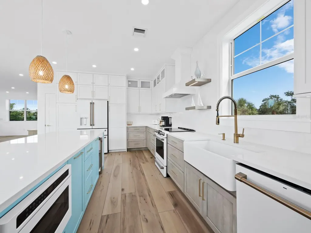 630 Companion Way Longboat Key FL 34228