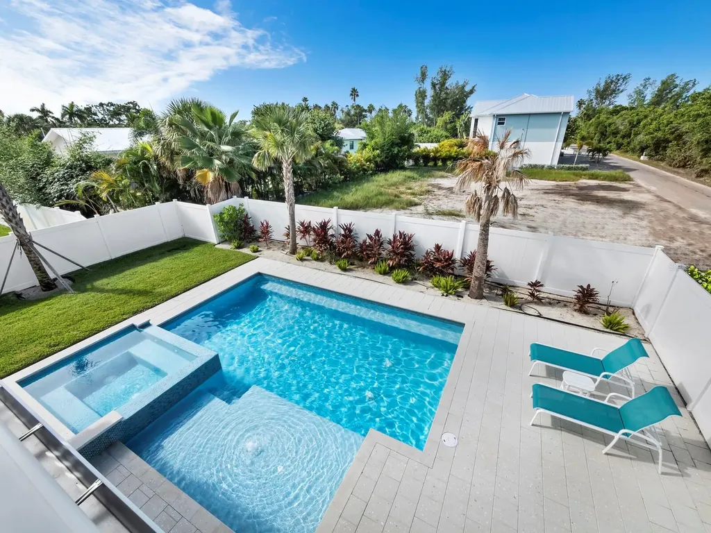 630 Companion Way Longboat Key FL 34228