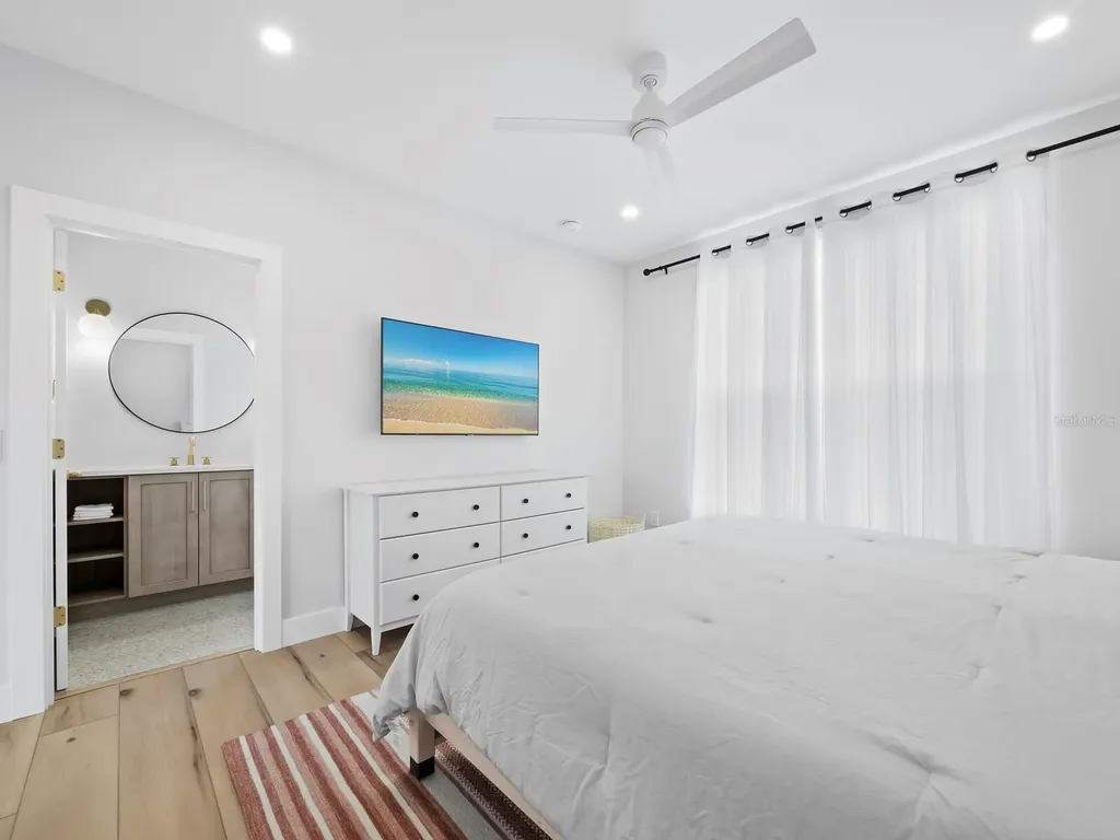 630 Companion Way Longboat Key FL 34228